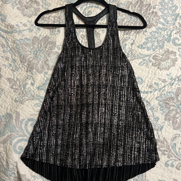 Weavers Top. cute bow 🎀 on back black & silver SZ: S - Picture 1 of 4